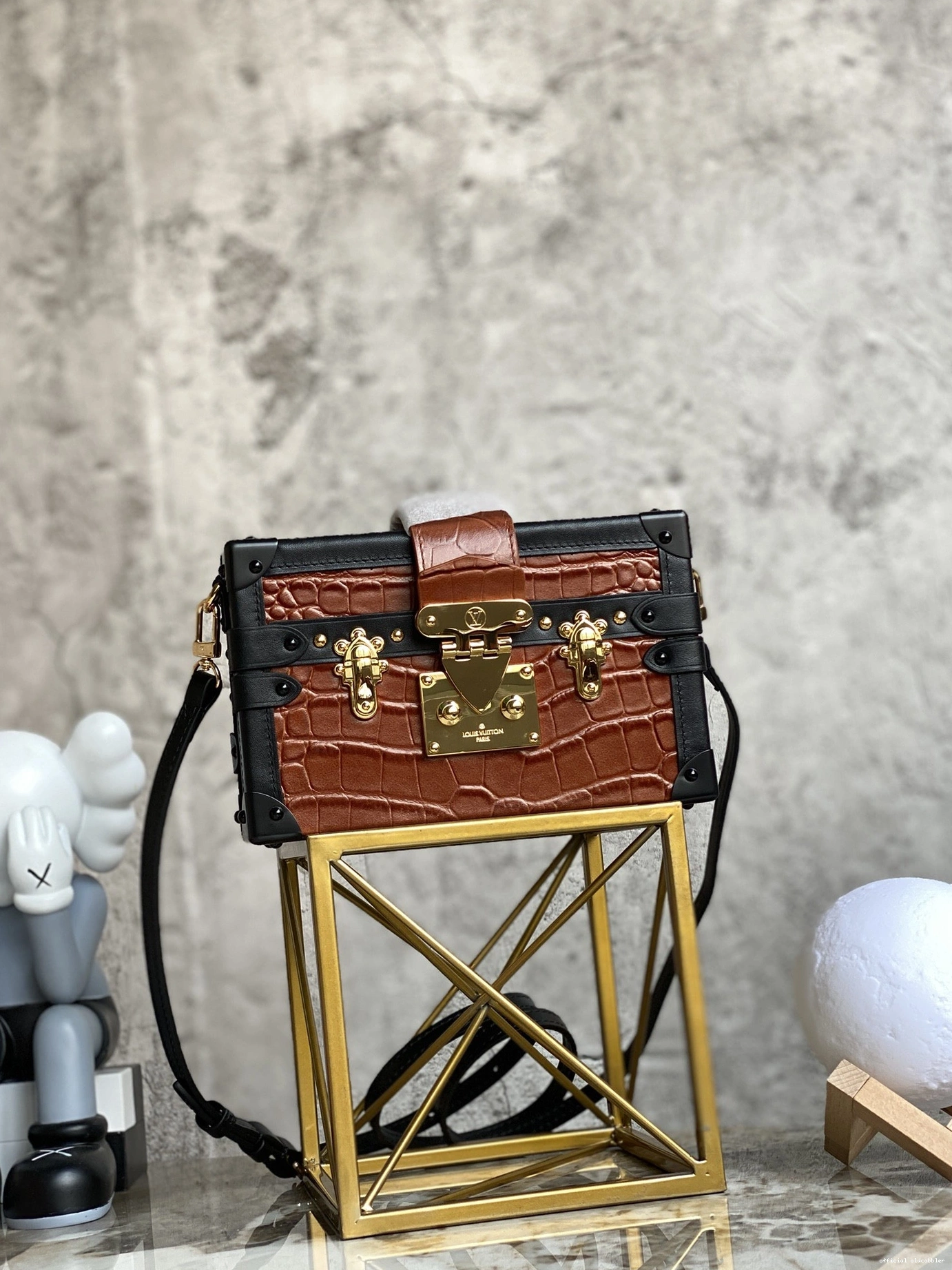 Official oldcobbler VUITTON MALLE LOUIS PETITE 0710